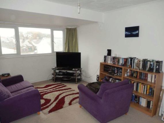 2 bedroom Flat for s...